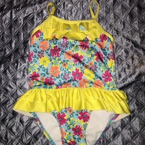 Girls one piece Like new!!